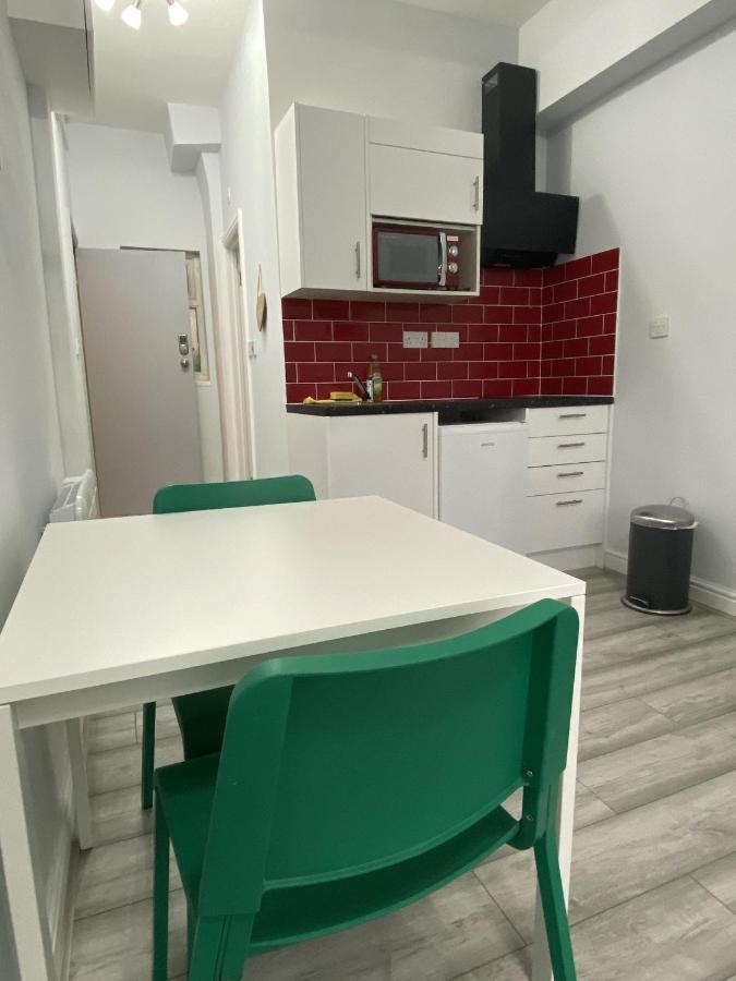 Comfortable - Cosy - Budget Studios In City Center Londres Exterior foto
